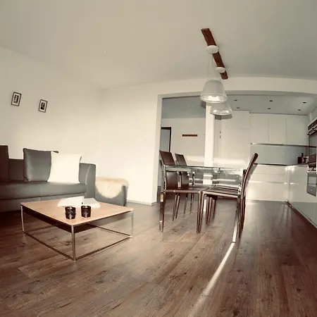 Emelie 4**** Apartamento *