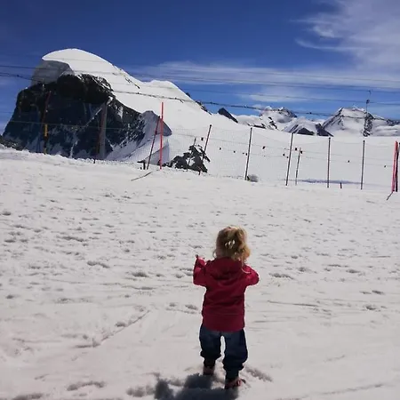 Appartement Emelie 4**** *